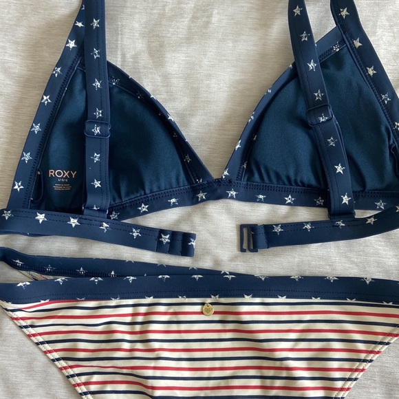 Red, white & blue Roxy bikini - Picture 6 of 8